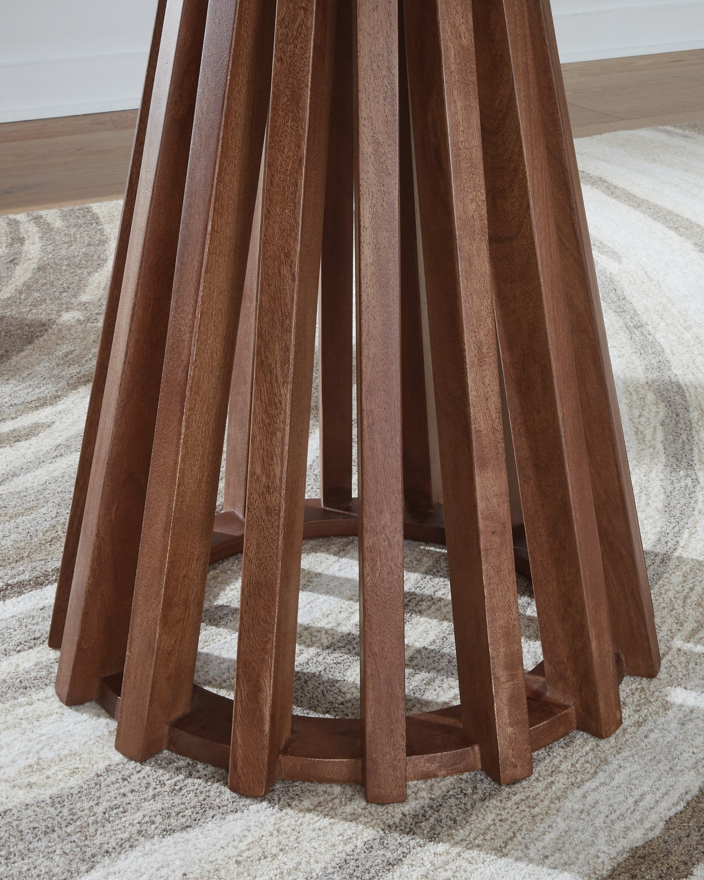 Kallari Round End Table