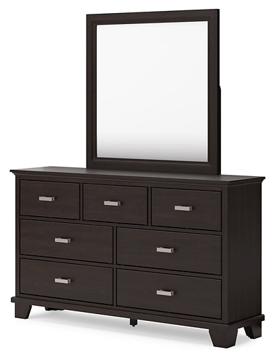 Covetown California King Panel Bed with Mirrored Dresser, Chest and Nightstand