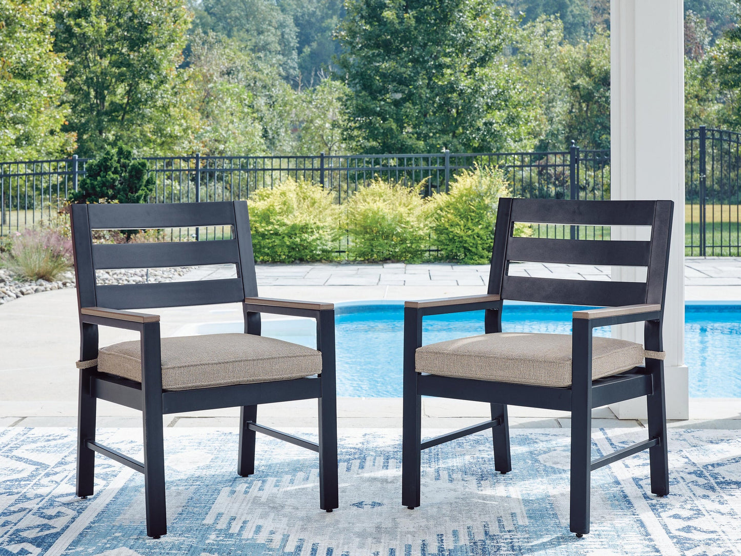 East Beach Arm Chair With Cushion (2/CN)