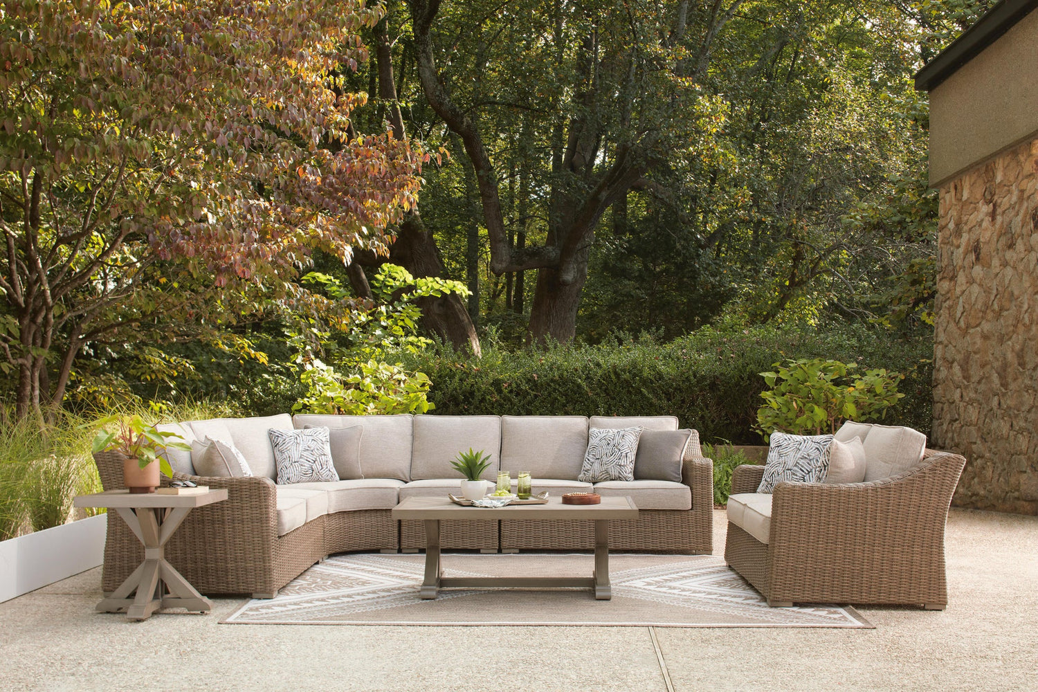 Outdoor Furniture > Outdoor Seating