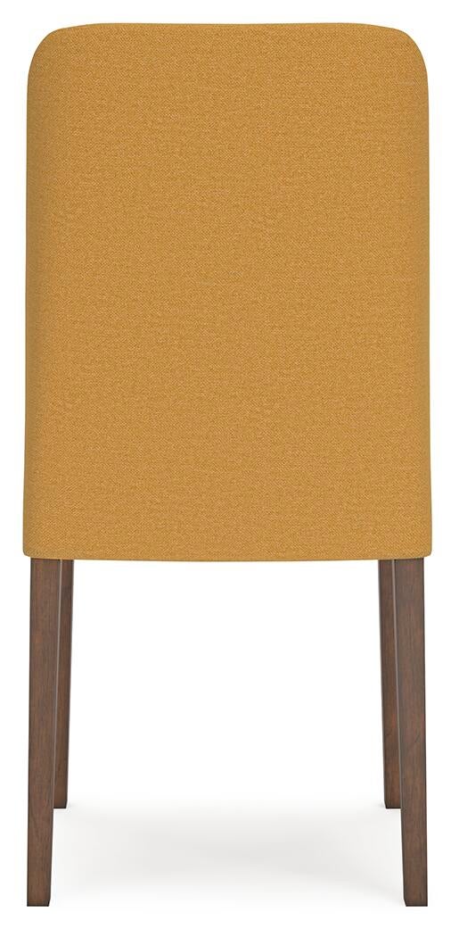Lyncott Dining Table and 4 Chairs