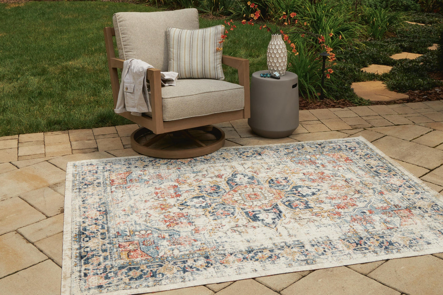 Jarrpage I/O Medium Rug